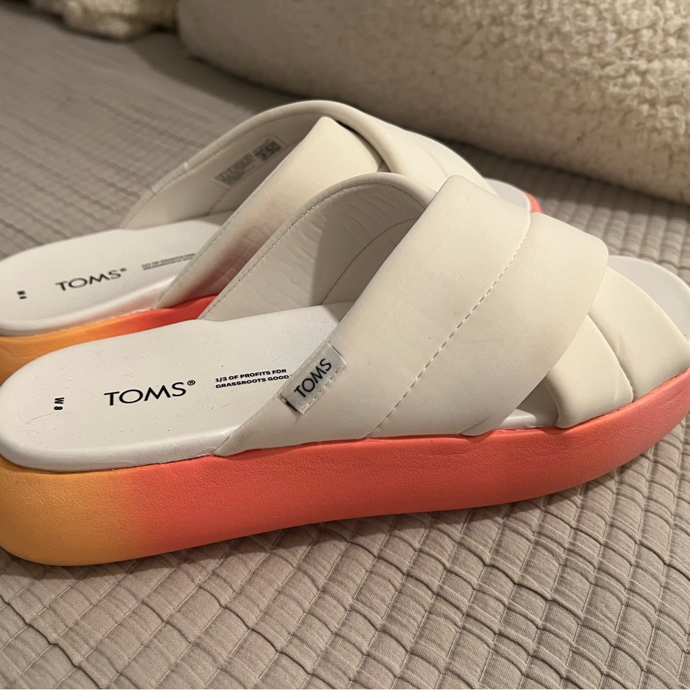 TOMS Alpergata Mallow Crossover Slides